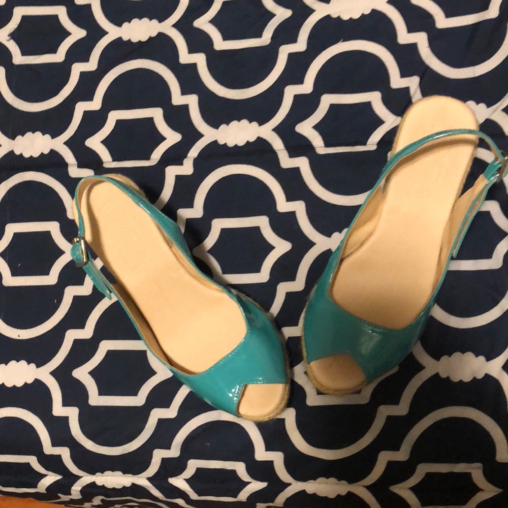Peep-toe platforms.
